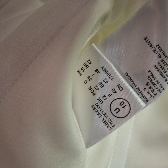 St. Patrick "Alysa" Wedding Gown (Unaltered) - Picture 12 of 13